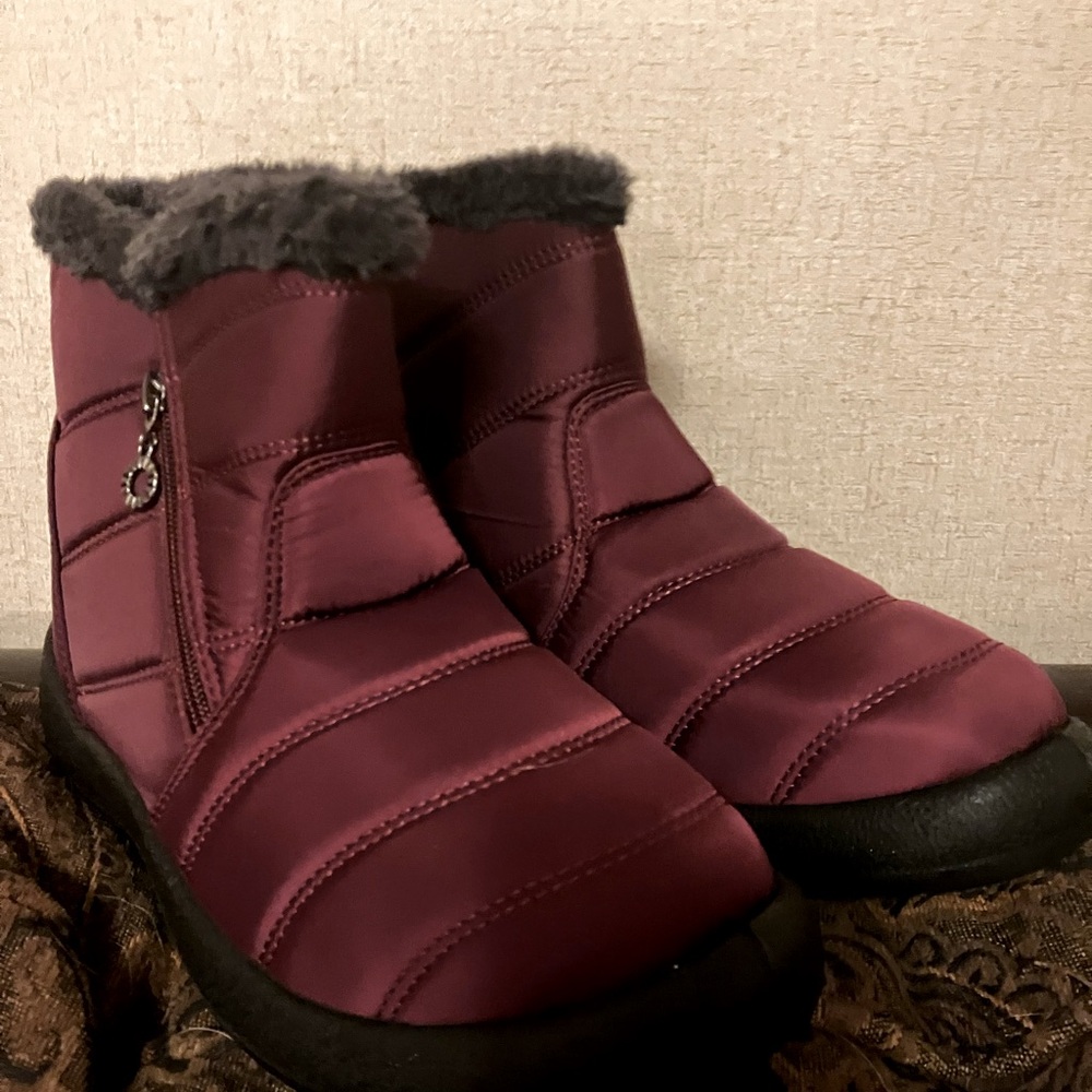Women’s Cold and Water Resistant Fleece Lined Booties